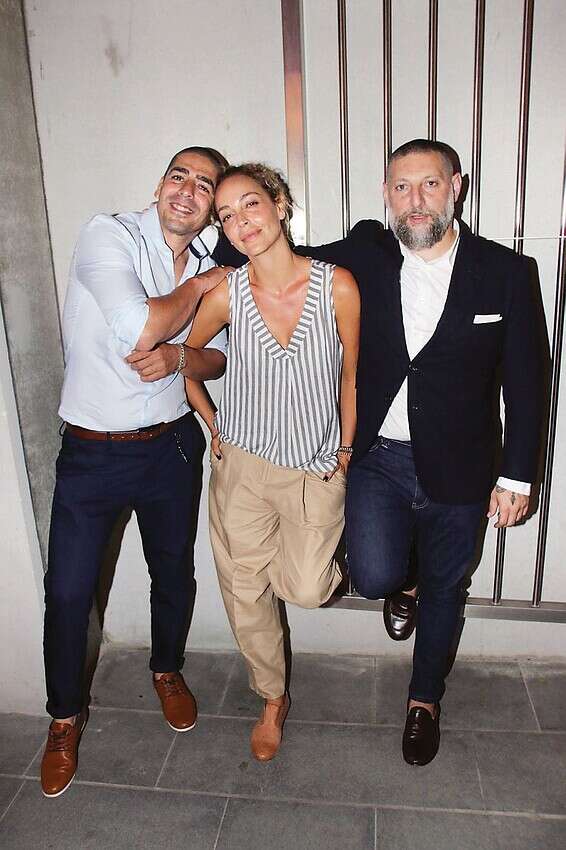 ימשיך איתם עוד שלוש שנים. גרניט עם מירי בוהדנה ויוסי שטרית // צילום: ניר פקין